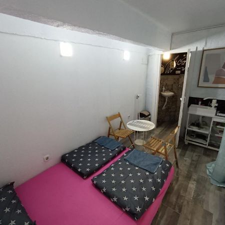 Papagajka Art And Fun Apartment Сараево Екстериор снимка