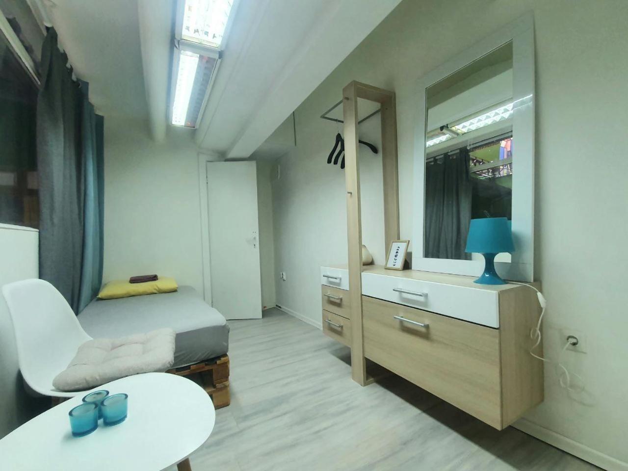 Papagajka Art And Fun Apartment Сараево Екстериор снимка